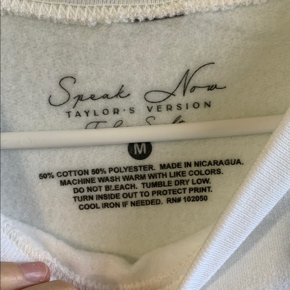 Taylor Swift Speak Now Pull Over Sweater - Women’s size Medium Color - Picture 6 of 7